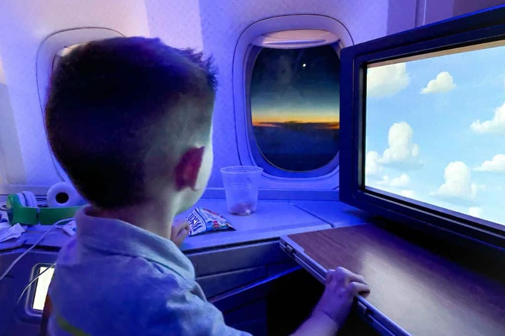 Does American Airlines have TVs