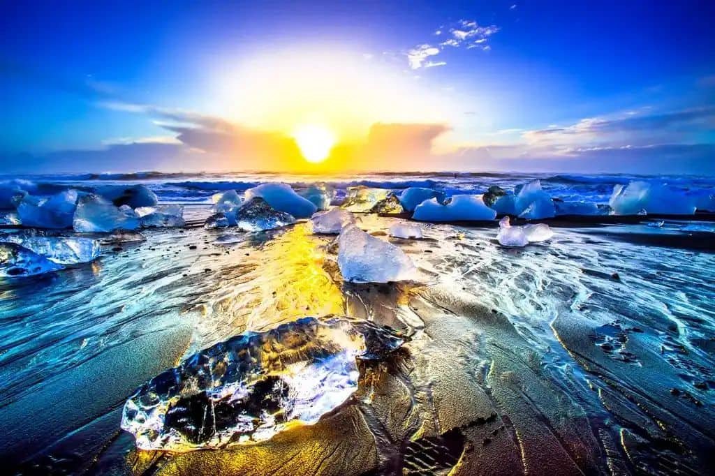 What Makes Diamond Beach Unique