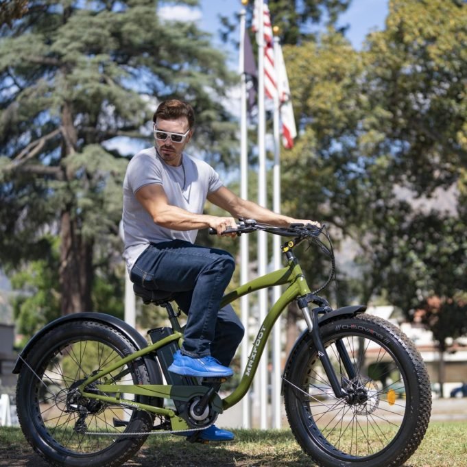 Riding Cruiser E-bike