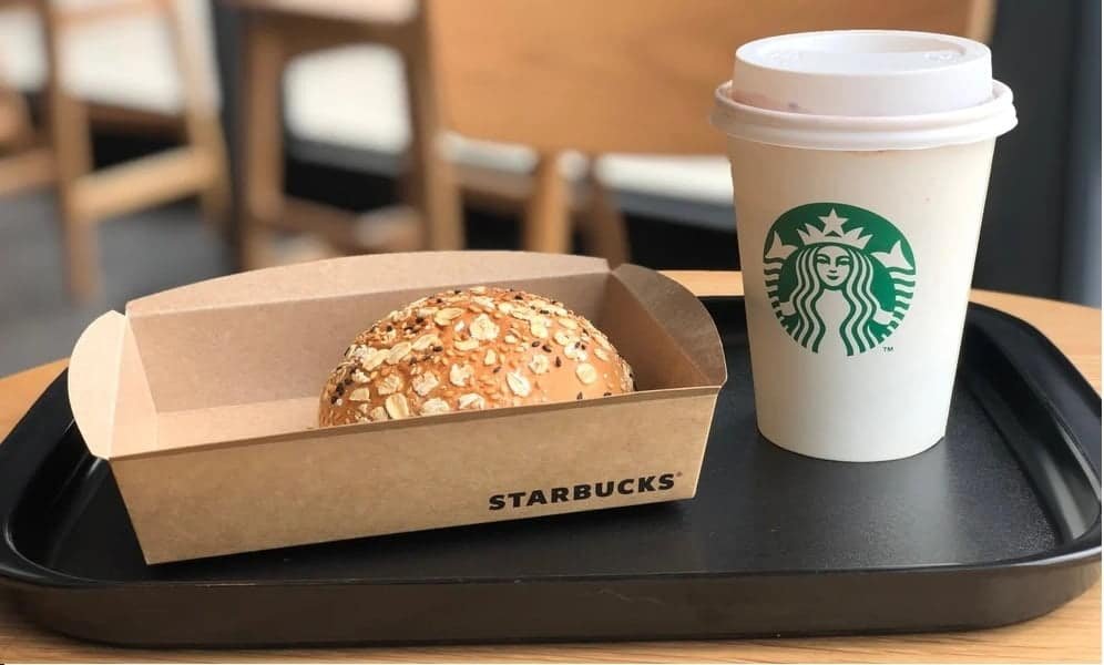 Do they serve breakfast at Starbucks