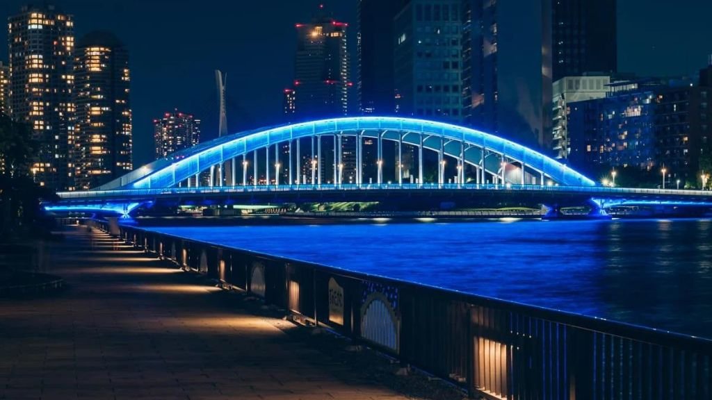 Arrive early at Eitai Bridge