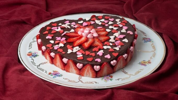 Popular And Delicious Cakes Online Used In Valentine's Day