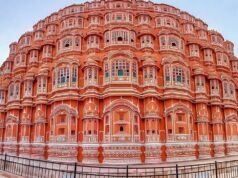 Solitude and Splendor: A Solo Traveler’s Guide to Jaipur’s Enchanting Charm A Solo Traveler's Guide to Jaipur's Enchanting Charm
