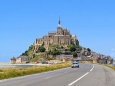 Why is the Tour from the Eiffel Tower to Mont Saint Michel So Popular? Tour from the Eiffel Tower to Mont Saint Michel