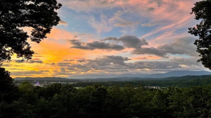 Why Pigeon Forge is the South’s Favorite Getaway