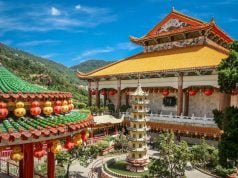 The Top 5 Things to Do in Malaysia for a Fun Journey https://www.thediscoveriesof.com/things-to-do-malaysia/