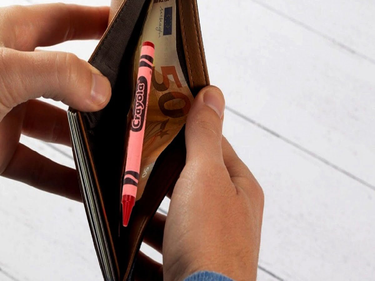 Why You Should Put a Crayon In Your Wallet When Traveling