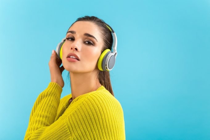 Why You Should Get Wireless Headphone