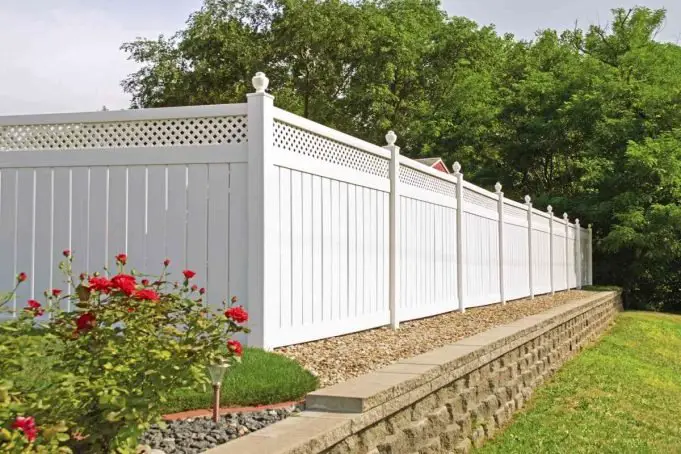 Benefits of Installing a New Fence