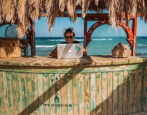 The Digital Nomad Lifestyle: A Guide to Working While Traveling Digital Nomad Lifestyle
