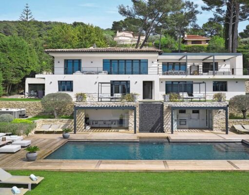 A Guide to Spanish Coastal Properties: Investment and Lifestyle Benefits Spanish Coastal Properties