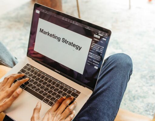The Pros and Cons of Using PDFs for Marketing Materials Using PDFs for Marketing Materials