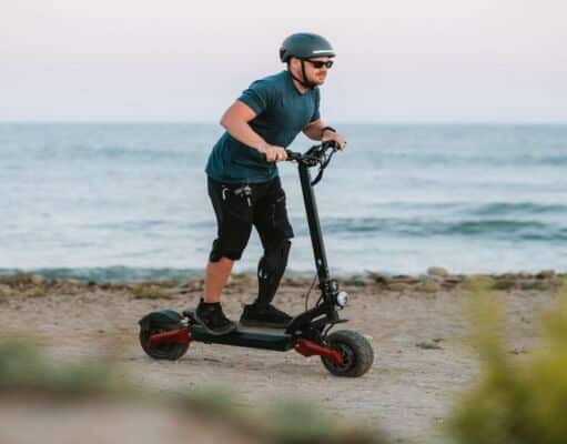Make This Christmas Memorable with Varla’s Dual Motor High-Power eScooter – Your First Ride Varla's Dual Motor High-Power eScooter