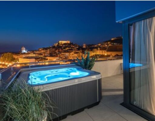 Top 41 Hotels with Jacuzzi in Room in Maine in 2024 Hotels with Jacuzzi in Room in Maine