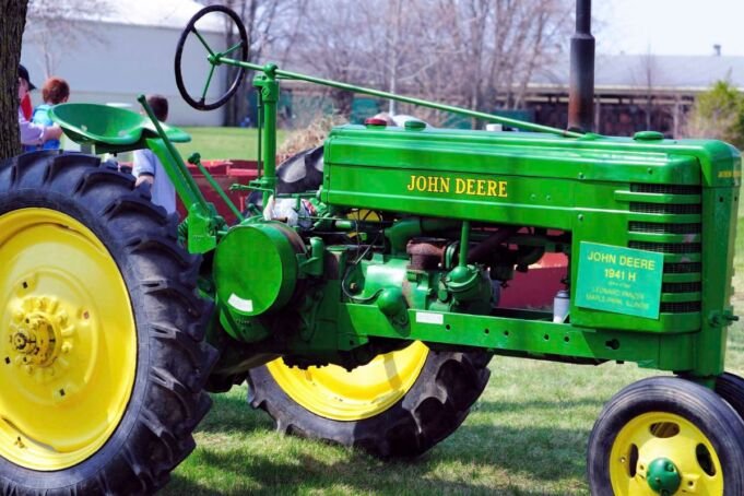 How a John Deere VIN Decoder Can Empower Farmers