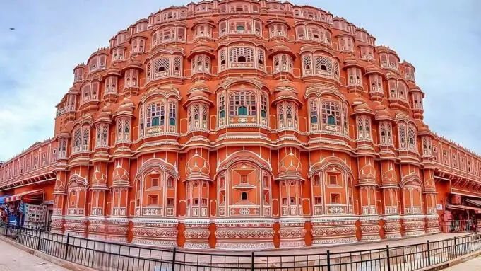 A Solo Traveler's Guide to Jaipur's Enchanting Charm