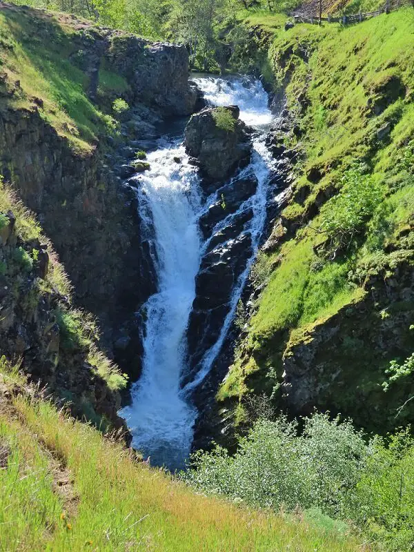 Mosier Creek Falls