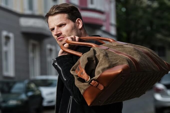Best Choices for Stylish and Organized Travel Bags for Men
