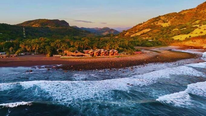 El Salvador Beaches