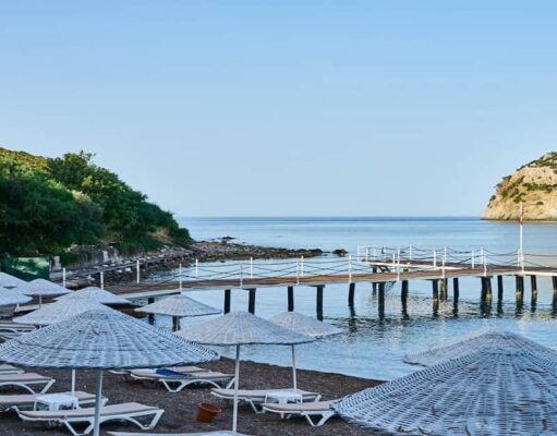 Sustainable Paradise with the Top Eco-luxury Destinations for Your Next Travel Adventure Sustainable Paradise with the Top Eco-luxury Destinations for Your Next Travel Adventure