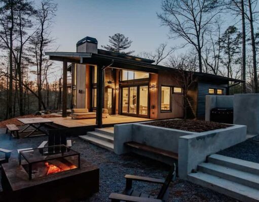 Seasonal Guide: Best Times to Book Luxury Cabin Rentals in the Smokies Book Luxury Cabin Rentals in the Smokies