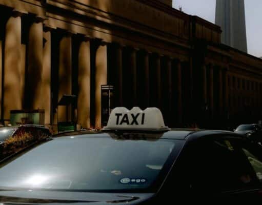 Why Choose Toronto Limo Taxi for Stress-Free Airport Transfers? Toronto Limo Taxi
