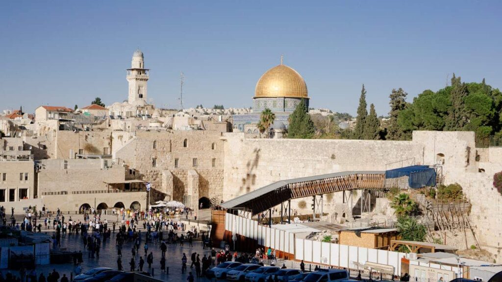 How to Make the Most of a Christian Tour Through Israel?